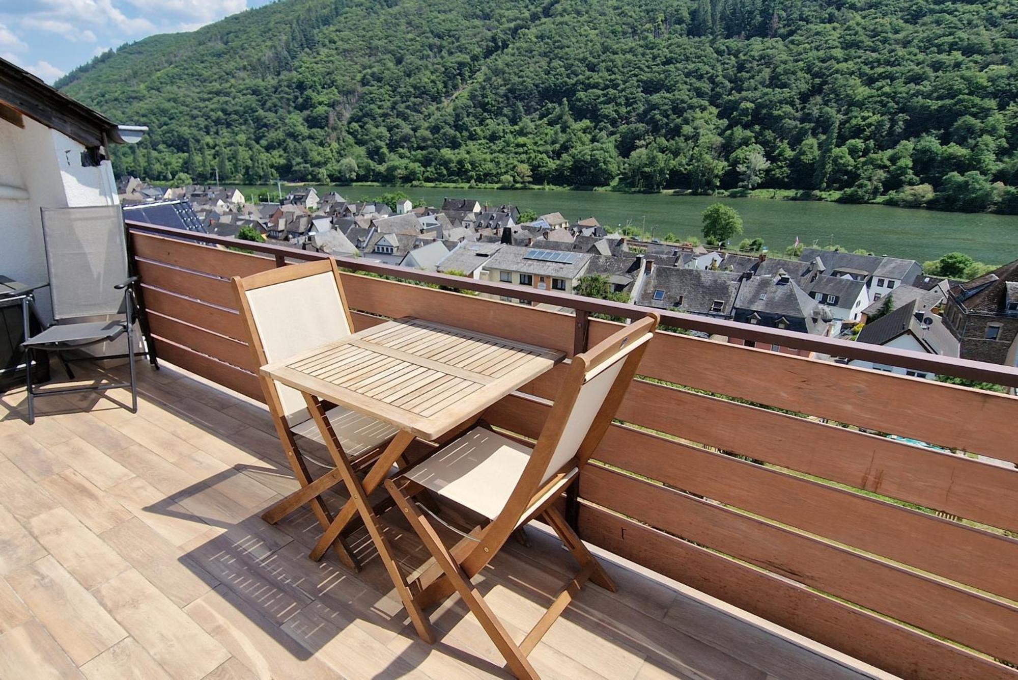Riesling Appartement For 2 - 4 People - Billiards - Balcony With Mosel View - Parking - Wine Barrel Bar - Fully Equipped Kitchen - Netflix - Waiputv - 3 Km From Cochem Klotten Zewnętrze zdjęcie