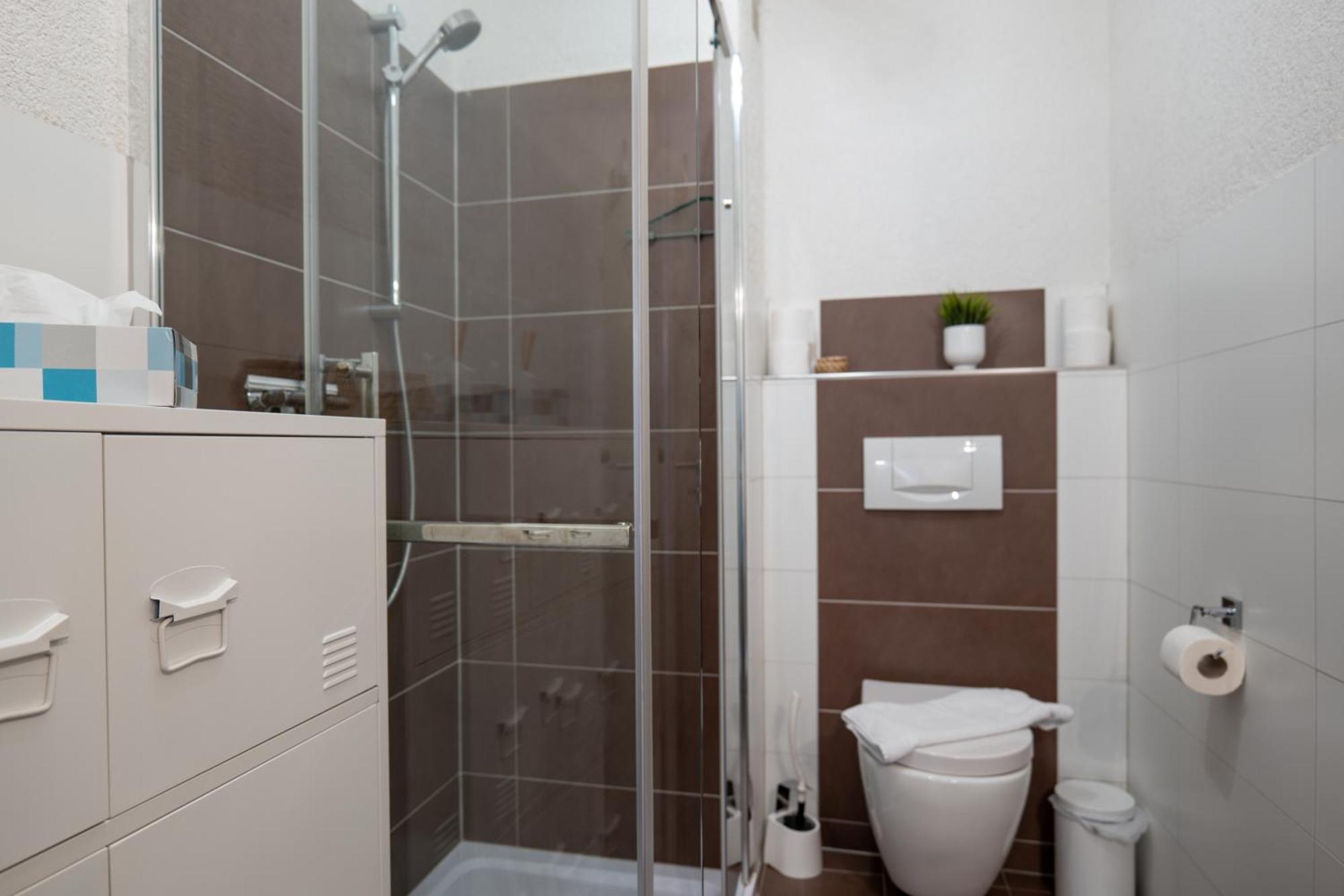 Riesling Appartement For 2 - 4 People - Billiards - Balcony With Mosel View - Parking - Wine Barrel Bar - Fully Equipped Kitchen - Netflix - Waiputv - 3 Km From Cochem Klotten Zewnętrze zdjęcie