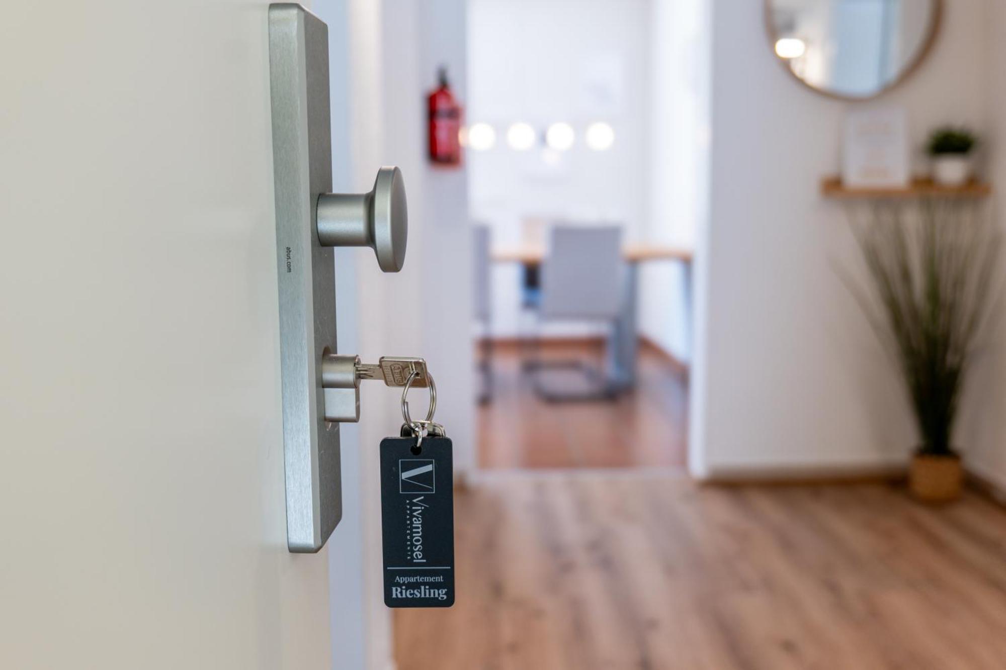 Riesling Appartement For 2 - 4 People - Billiards - Balcony With Mosel View - Parking - Wine Barrel Bar - Fully Equipped Kitchen - Netflix - Waiputv - 3 Km From Cochem Klotten Zewnętrze zdjęcie